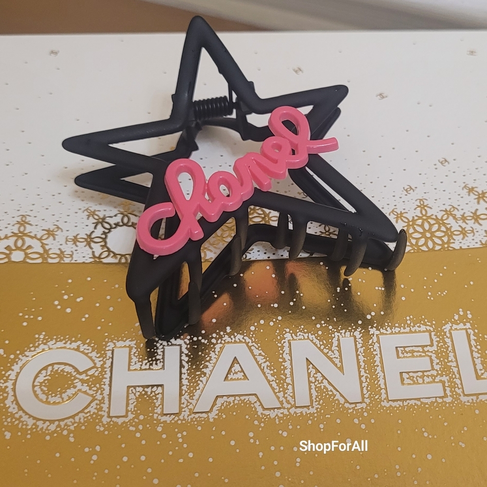 Chanel - Picture 4 of 5